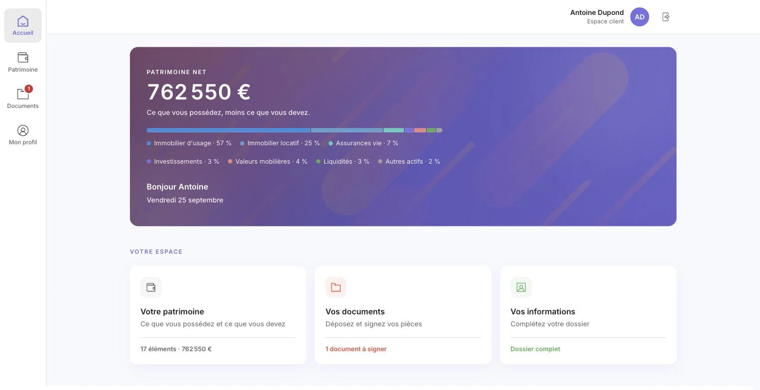 Accueil de l'espace client : bandeau patrimoine net et trois raccourcis