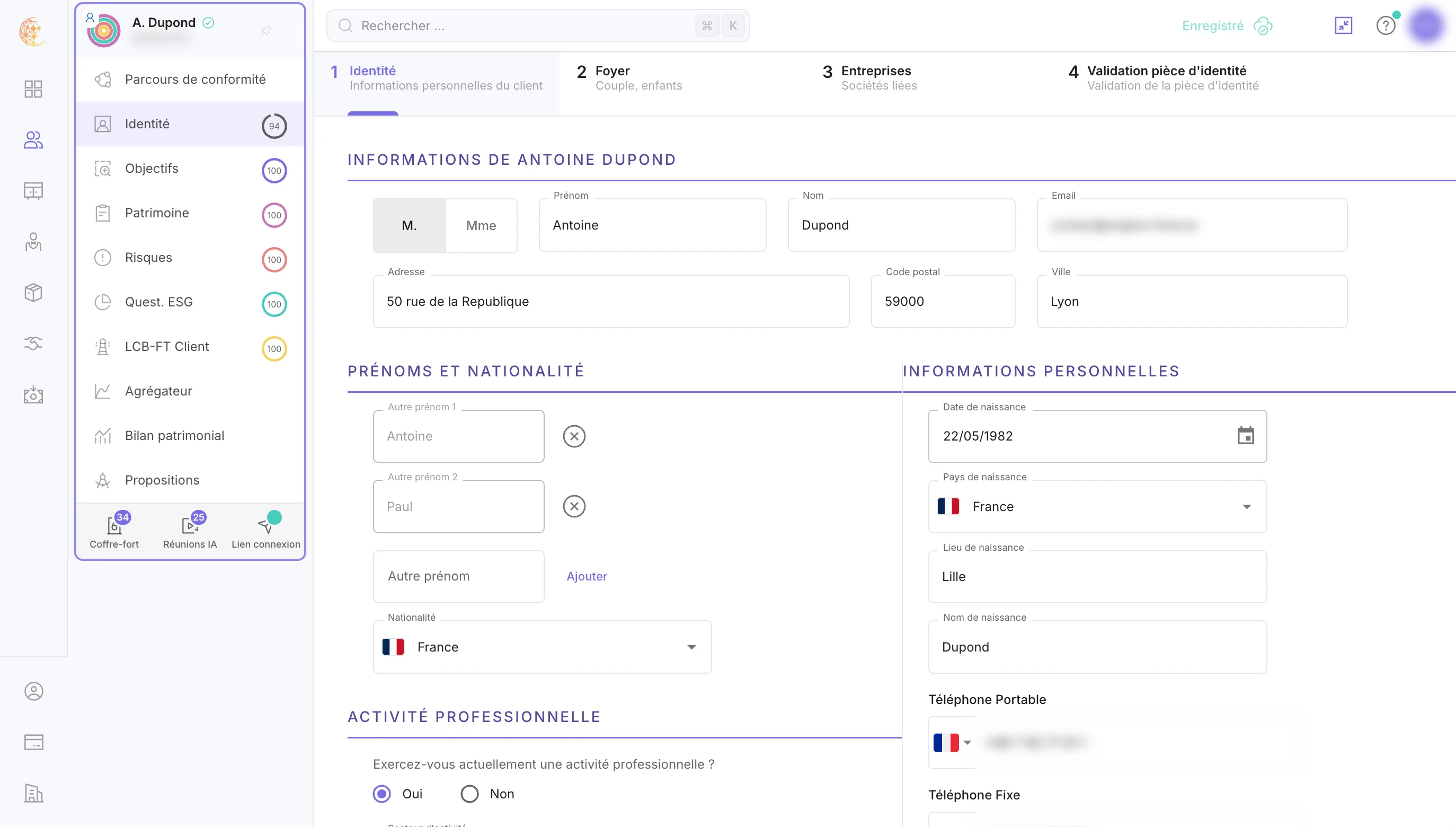 L'onglet Identité et ses quatre sous-onglets : Identité, Foyer, Entreprises, Validation pièce d'identité